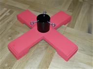 Stojan na vnon stromek, devn k 45cm erven
